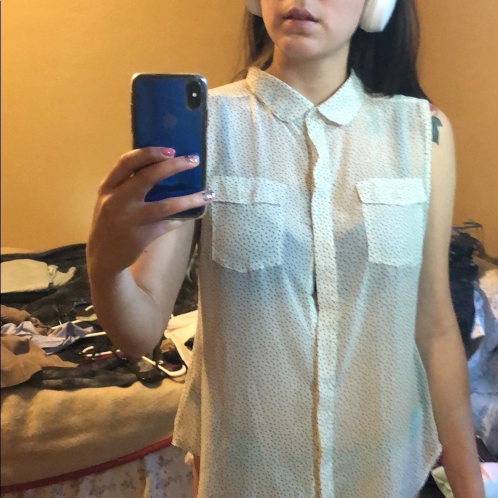 Pok a dot button up